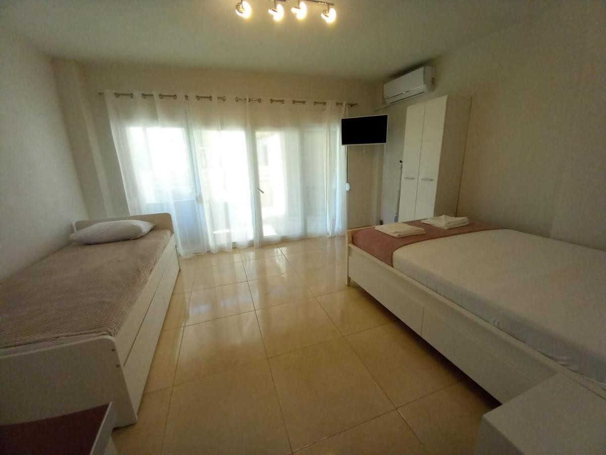 Elenis House Apartment Néa Péramos Екстериор снимка